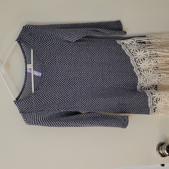 3/$30 ALYA Anthropologie Marled Knit Chevron Herringbone Lace Tunic Blouse - Picture 4 of 11